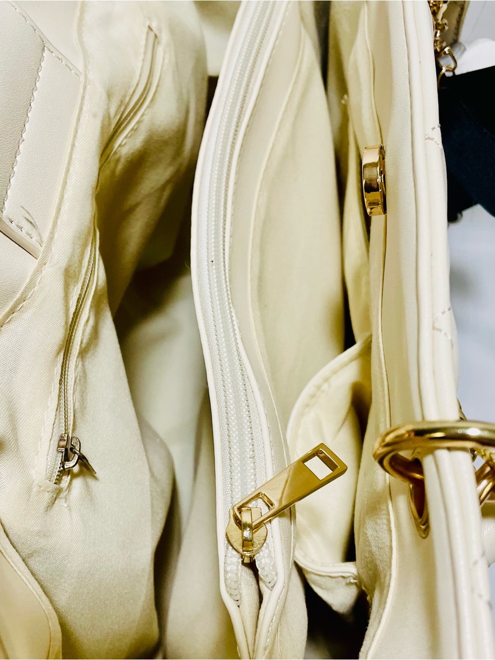 Imoshion Diamond Quilted Leather Tote Bag with Charm, NWT - Picture 9 of 16